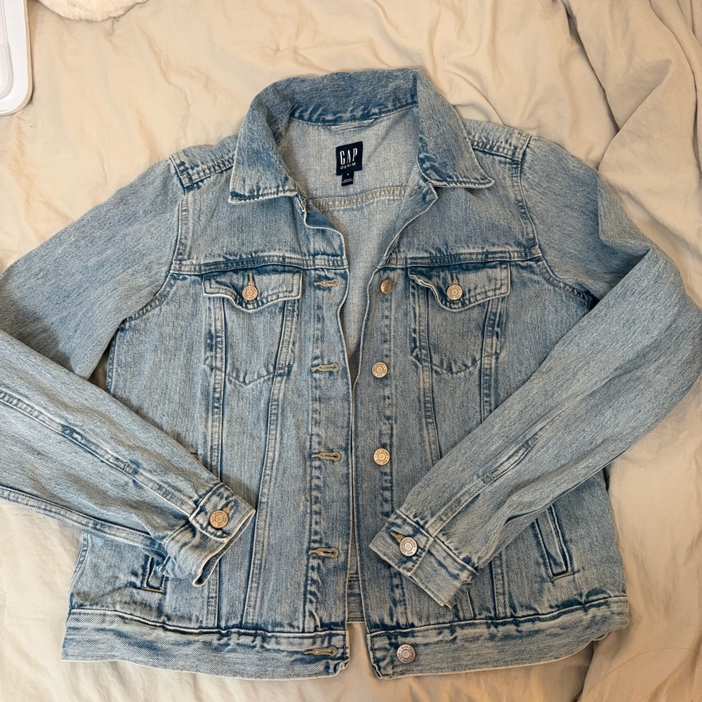 GAP Women's Classic Light Blue Jean Jacket